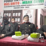Dhito bersama Pengurus DPC PDIP Kabupaten Kediri dan Pengurus MLKI Kabupaten Kediri. foto: MUJI HARJITA/ BANGSAONLINE