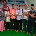 Tim pemenangan Gus Ipul-Puti usai rapat konsolidasi.