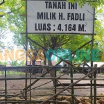 Suasana Pasar Bringkoning, Sampang, usai disegel pemilik tanah. Foto: MUTAMMIM/BANGSAONLINE