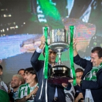 Real Betis menjadi juara Copa del Rey 2022 dengan mengalahkan Valencia melalui adu penalti