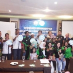 Para anggota FOB foto bersama usai mengikuti diseminasi informasi P4GN. foto: ANIK/ BANGSAONLINE
