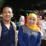 Hamedi, Ketua Sahabat KIP bersama Gubernur Khofifah saat tasyakuran harlah Gubernur Jatim tahun lalu. (foto: ist).