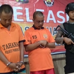 Dua tersangka saat dirilis di Mapolres Pamekasan.