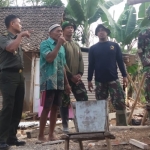 Kasdim Mayor Inf Teguh Prastiyo melaksanakan peninjauan di beberapa lokasi pekerjaan fisik TMMD ke-106.