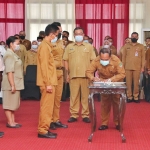 Wali Kota Pasuruan, Saifullah Yusuf, saat melantik sejumlah pejabat eselon 3 dan 4  di Gedung Gradhika Bhakti Praja.