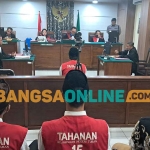Persidangan kasus pembunuhan Sekdes Sidonganti, Kecamatan Kerek, Tuban. Foto: ACHMAD CHOIRUDIN/BANGSAONLINE