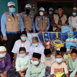 Yayasan Panti Asuhan Yatim dan Duafa Al-Khasanah di Dusun Pendopo RT 04 RW 01, Desa Entalsewu, Kecamatan Buduran, Kabupaten Sidoarjo mendapatkan bantuan tempat tidur dan paket kebutuhan pokok. (foto: ist)