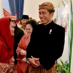 Puti Guntur saat bercengkrama dengan Presiden Joko Widodo. 