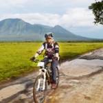 Biker melintasi padang savana yang memukau di Taman Nasional Baluran. Foto: hadi prayitno/BANGSAONLINE