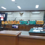 Suasana sidang kasus korupsi Bupati Bangkalan di Pengadilan Tipikor Surabaya. Foto: FATHURROHMAN/BANGSAONLINE