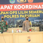 Kapolres Pasurun AKBP Rofiq Ripto Himawan (tengah) saat membuka Rakor Persiapan Operasi Lilin Semeru 2020 dalam rangka Pengamanan Natal 2020 dan Tahun Baru 2021 di Ruang Eksekutif Mapolres Pasuruan.