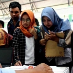 Para pencari kerja di Jombang menyerbu Job Fair.