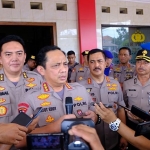 Wakapolri Komjen Pol. Gatot Eddy Pramono memberikan keterangan usai membuka Rakernis Baharkam di Pusdik Sabhara Porong, Kabupaten Sidoarjo.