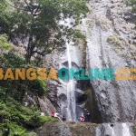 Air Terjun Dolo, salah satu tempat wisata alam andalan Kabupaten Kediri. Foto: MUJI HARJITA/BANGSAONLINE 