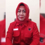 Bendahara DPC PDIP Gresik, Siti Muafiyah.