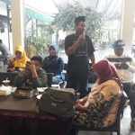 Gus Ali saat memberikan paparan sebagai bakal calon wali kota Surabaya. foto: istimewa