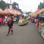 Suasana Pasar Rakyat Trenggalek.