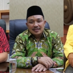 Dari kiri Ketua DPC PDIP, Ketua DPC PKB, dan Ketua DPD Golkar Gresik. 