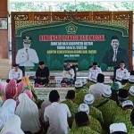 Bupati Blitar Rini Syarifah hadir pada bimbingan manasik haji bagi calon jamaah haji.