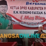 Mas Dion saat bersama Kiai Syamsul Ma