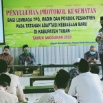 Penyuluhan protokol kesehatan bagi Lembaga TPQ, Madin, dan Pondok Pesantren, di Aula Masjid Babussalam Kecamatan Semanding, Kabupaten Tuban, Jum