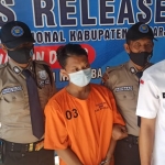 Plt Kasi Pemberantasan BNNK Sidoarjo Samsul Arifin saat press release.