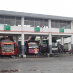 Aktivitas di Terminal Purabaya.