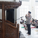 Salat Jumat di Masjid Al Ikhlas Polresta Sidoarjo. (foto: ist)