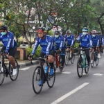 Kapolresta Sidoarjo Kombes Pol Sumardji bersama PJU dan kapolsek jajaran saat gowes bareng, Kamis (11/3/2021).