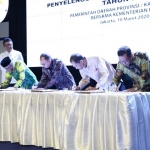 Penandatanganan komitmen bersama Kementerian Pendayagunaan Aparatur Negara dan Reformasi Birokrasi (PAN-RB), Selasa (10/3).