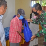 Sebanyak 175 paket sembako dibagikan pada warga lanjut usia penghuni LP2U di Banjarmasin Utara.