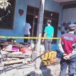 Olah TKP kebakaran yang melanda rumah warga di Desa Pendem, Kecamatan Junrejo, Kota Batu.