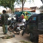 Kemacetan jalan sepanjang jalan Teuku Umar Pandian, Sumenep.