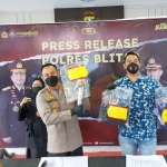 Kapolres Blitar AKBP Adhitya Panji Anom saat menggelar pers rilis.