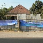 ?

Spanduk salat Ied dan pengumuman aktifnya lagi MasjidHibaturrohman. Foto: Nanang Ichwan/BANGSAONLINE