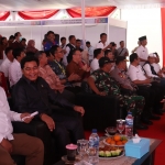 Bupati Gresik Fandi Akhmad Yani (kiri) bersama Ketua DPRD M Syahrul Munir  saat membuka Job Fair 2025 di SMA Negeri 1 Driyorejo.FOTO: ist.