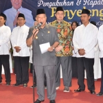 Bupati Fadeli memberikan sambutan usai pengukuhan penyelenggara GLM.