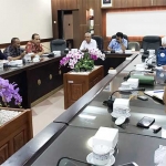 Suasana hearing antara rekanan dan Komisi C DPRD Jember.