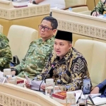 Bupati Pasuruan ketika memberi paparan dalam persoalan lahan antara TNI AL dan masyarakat dari 10 desa di Kecamatan Lekok dan Nguling.