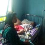LEMAS: Salah satu korban DB di Puskesmas Kecamatan Kanor. foto: eky nurhadi/ BANGSAONLINE