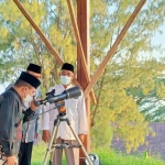 Badan Hisab Rukyat (BHR) Kabupaten Tuban kembali melakukan rukyatulhilal untuk menentukan 1 Syawal 1442 Hijriyah di Desa Banyuurip, Kecamatan Senori, Kabupaten Tuban, Selasa (11/5/2021). (foto: ist)