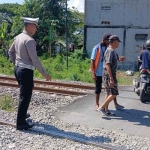 Perlintasan KA di Dusun Bulutrate, Desa Sumurgenuk, Kecamatan Babat, yang mejadi TKP kecelakaan pemotor. Foto: Ist.