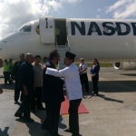 Gus Ipul saat bertemu dengan Ketua Umum Partai Nasdem Surya Paloh di Bandara Juanda Sidoarjo, Senin (9/4). 