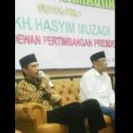 KHA Hasyim Muzadi (kanan) dan Direktur Utama PT Garam Usman Perdanakusuma, MBA. Foto:  HARIAN BANGSA