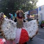 MERIAHKAN MUSYWIL - Peserta Pawai Taaruf dalam rangka Musywil ke-XV Muhammadiyah Jawa Timur saat melintas di Jalan Majapahit, Sidoarjo, Sabtu (14/11/2015). foto: musta