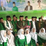 Prof Dr KH Asep Saifuddin Chalim, MA foto bersama para pengurus Pergunu Provinsi Riau. foto: istimewa/ bangsaonline.com 