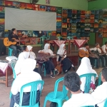 Suasana workshop seni musik yang digelar Dispendikbud Kota Pasuruan.