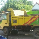 Dump truk milik korban sebelum dibawa lari oleh pencuri.