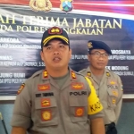 Kapolres Bangkalan AKBP Boby Paludin Tambunan saat memberikan keterangan, Rabu (26/06).