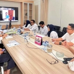 Jajaran Kantah Kabupaten Pasuruan saat mengikuti kegiatan secara daring yang digelar Kanwil BPN Jatim.